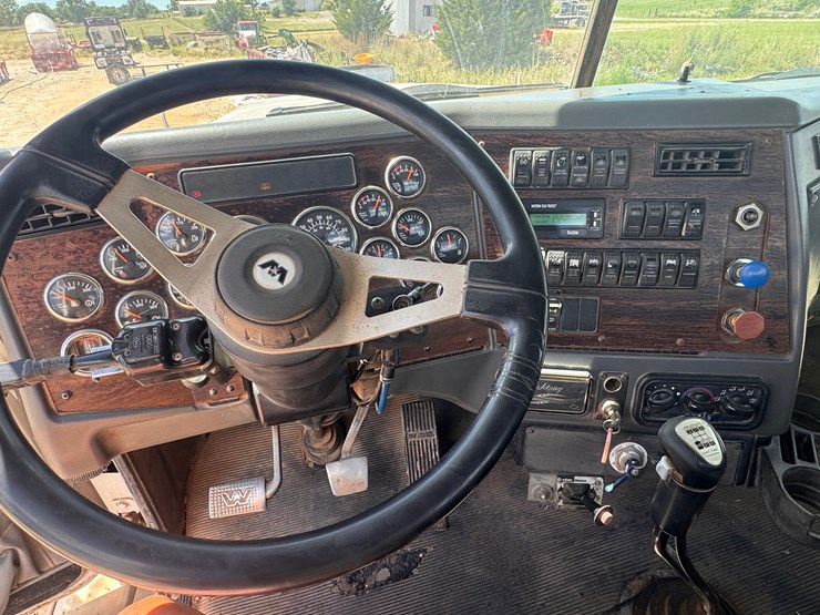 2007-western-star-6900xd-image-25