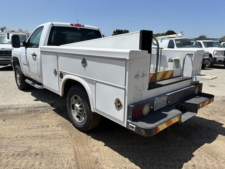 2011-chevrolet-2500-image-4