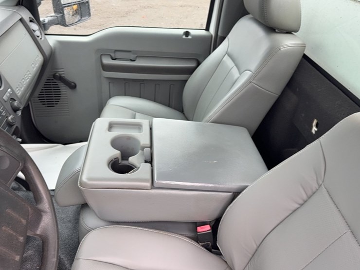 2012-ford-f550-image-18