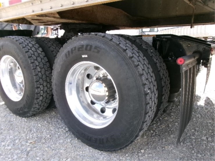 2017-mack-pinnacle-cxu613-image-12
