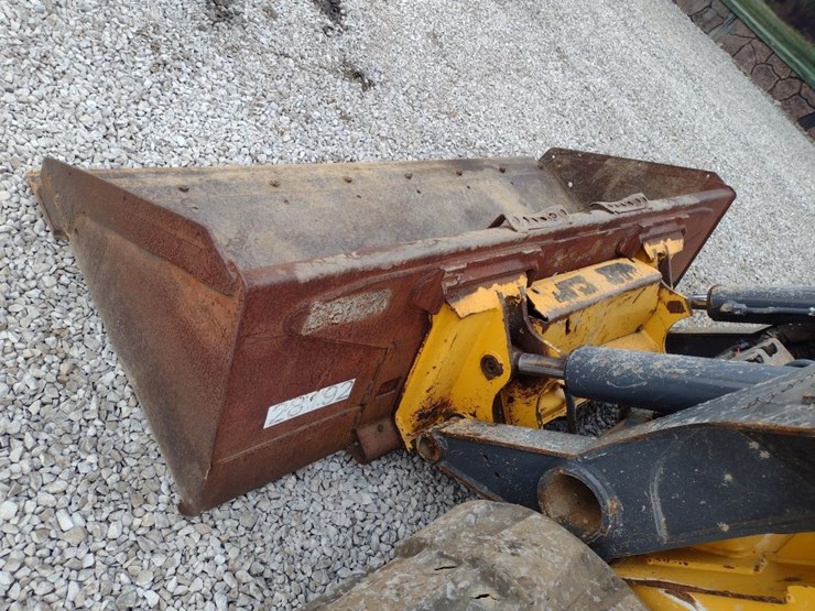 deere-331g-image-18
