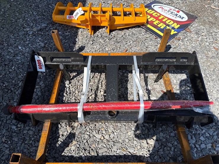 #6009-•-skid-steer-3-prong-bale-spear-image-1