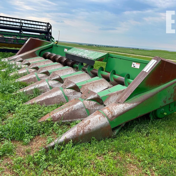 JOHN DEERE 843