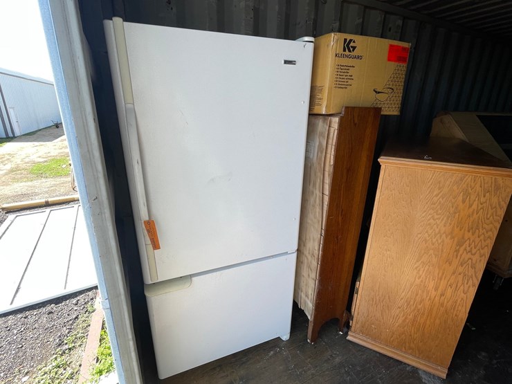 #4709-•-kenmore-fridge-and-freezer-image-3