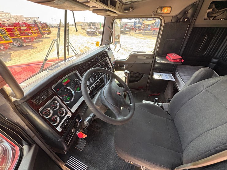 2012-kenworth-t800-image-7