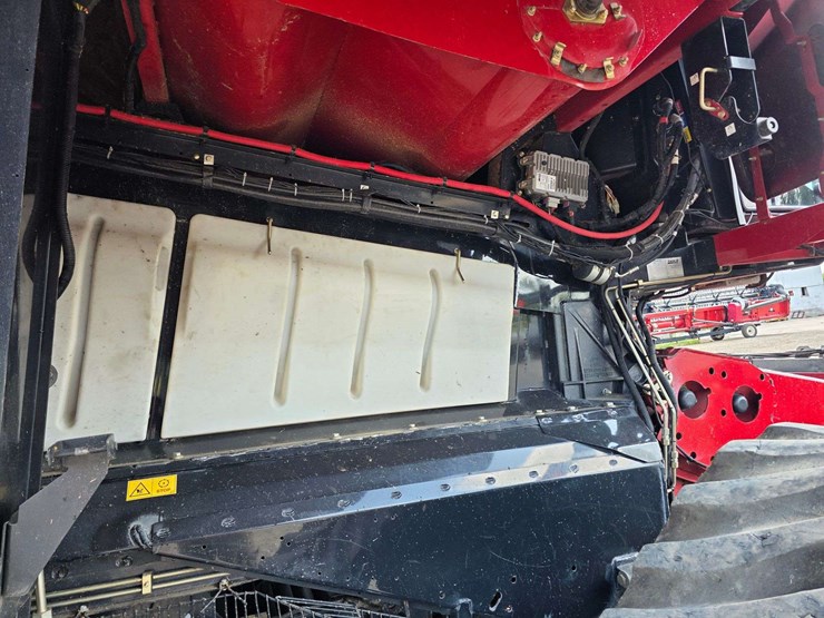 2013-case-ih-8230-image-65