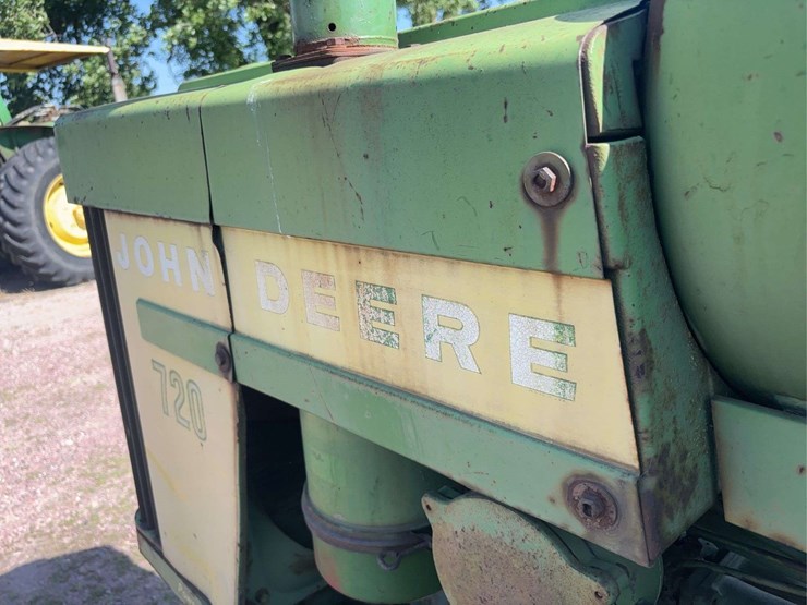 john-deere-720-image-23
