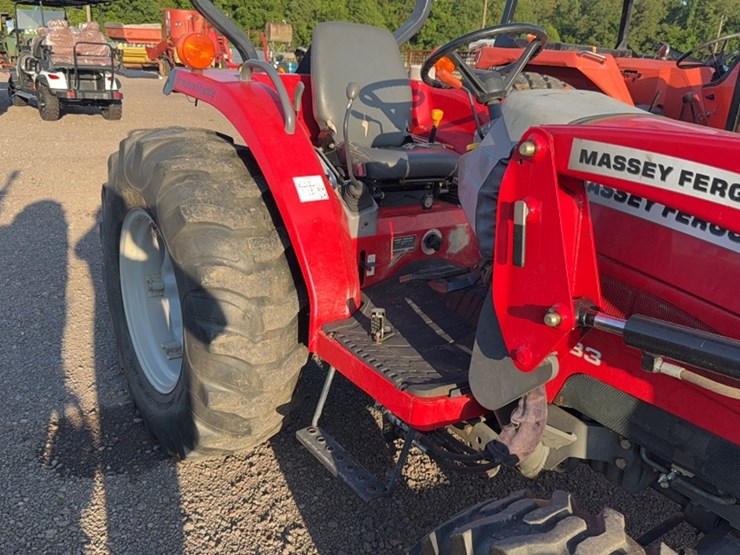 massey-ferguson-1533-image-6