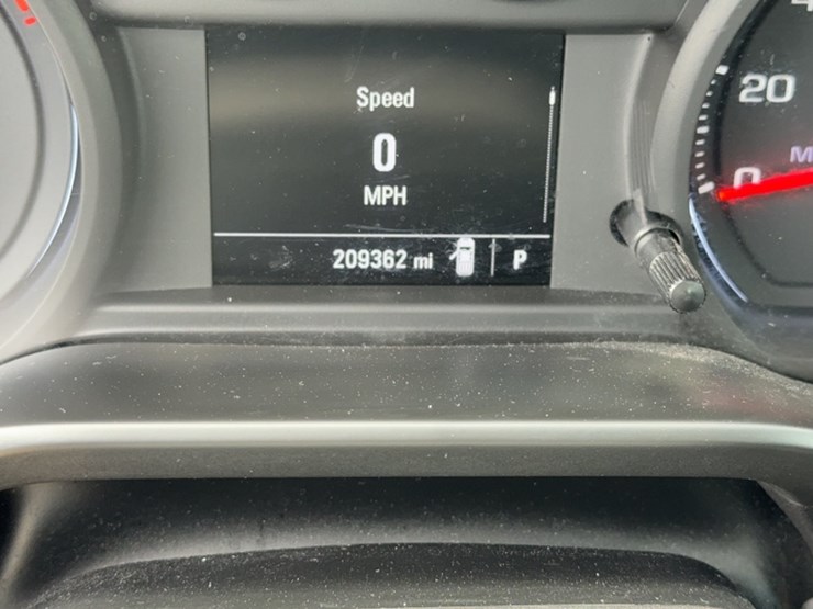 2020-chevrolet-1500-image-21