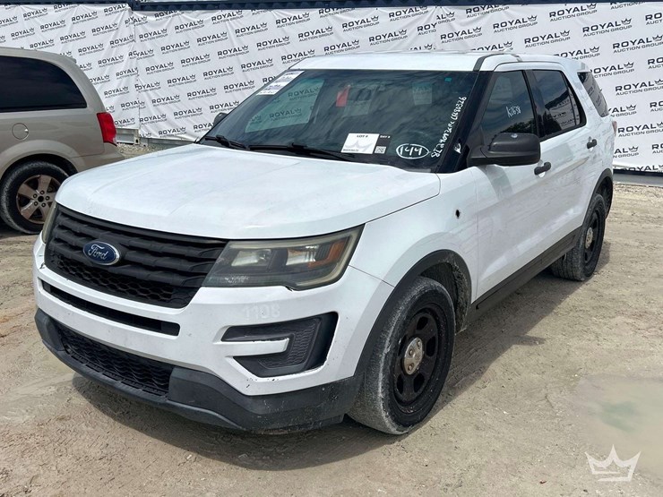 2016-ford-explorer-image-1