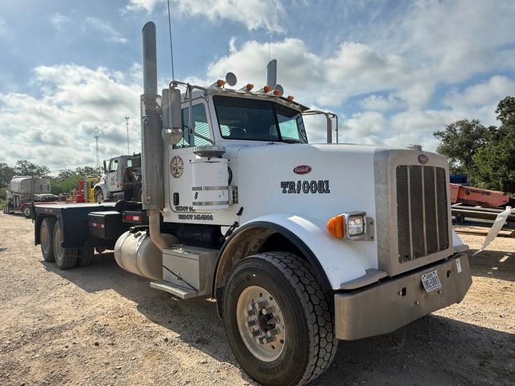 2009-peterbilt-367-image-4