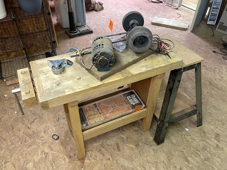 #7133-•-woodworking-table-and-contents-image-2