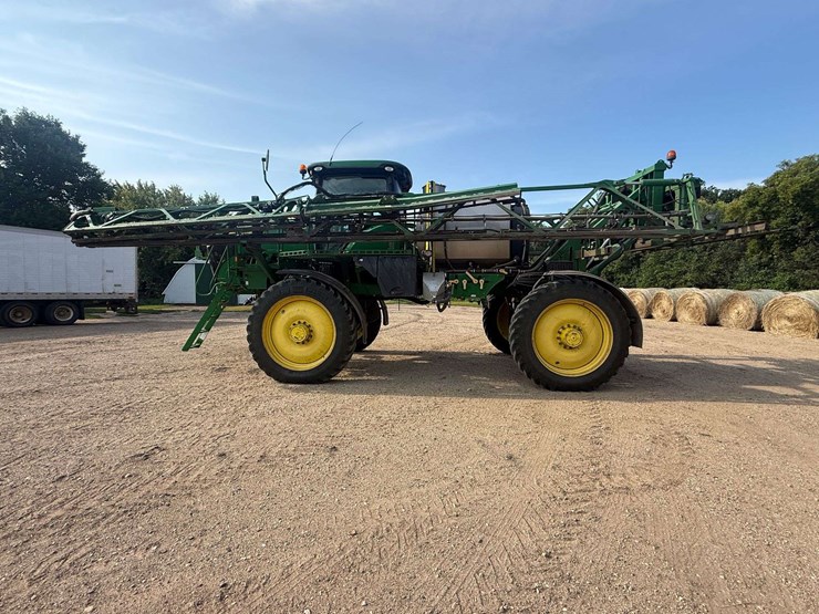 2014-john-deere-r4038-image-27