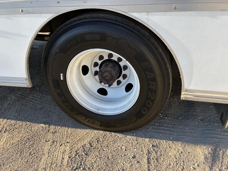 2016-ford-f650-xlt-image-9