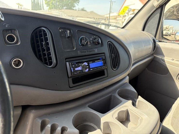 2002-ford-e350-sd-image-19
