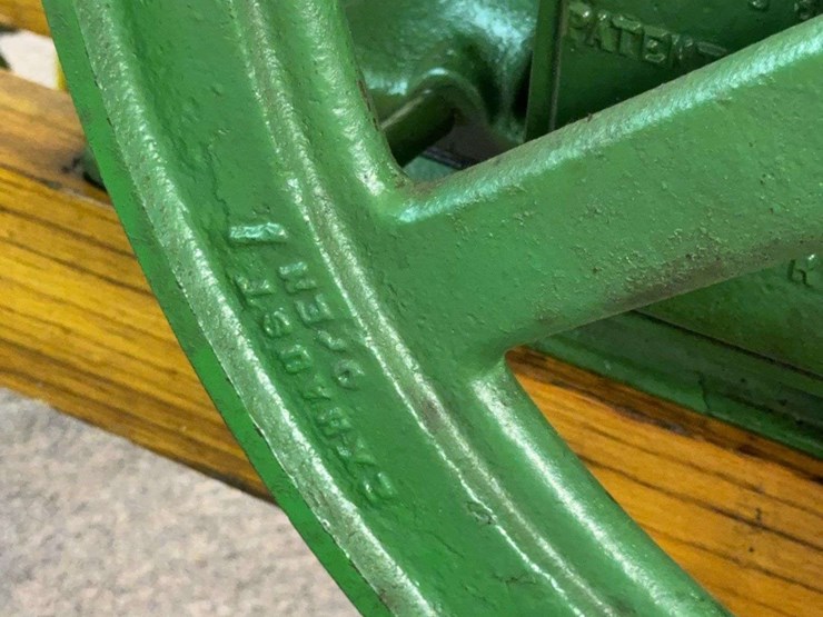 john-deere-3-horse-hit-and-miss-engine-with-cart-image-25