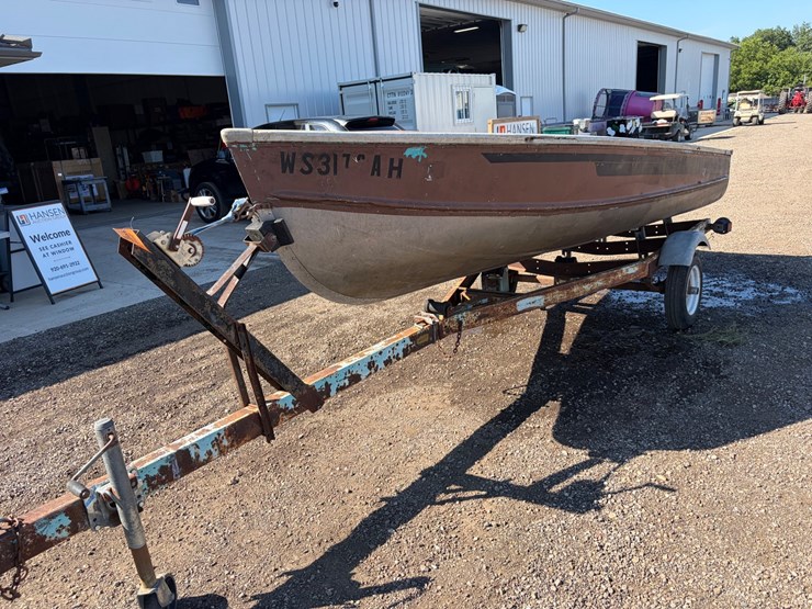 #2393-•-14’-aluminum-v-hull-boat-with-trailer(sells-with-bill-of-sale)-image-1