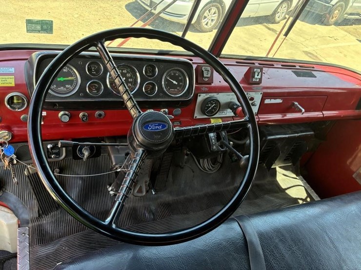 1990-ford-c800-image-21
