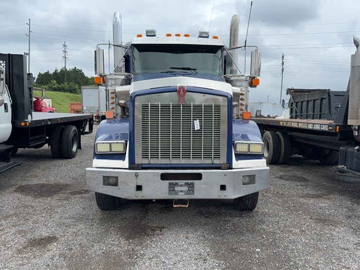 2018-kenworth-t800-image-2