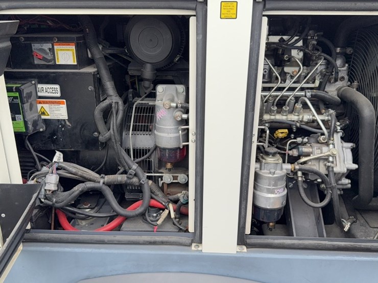 #2097-•-2019-atlas-copco-towable-3-phase-generator-image-4