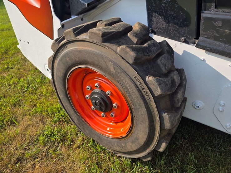 2021-bobcat-s76-image-28
