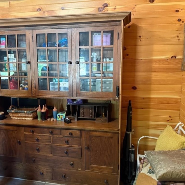 Oak Mission Style Cabinet w/glass doors