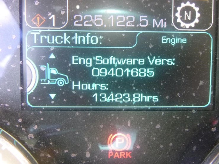 2017-kenworth-t880-image-23
