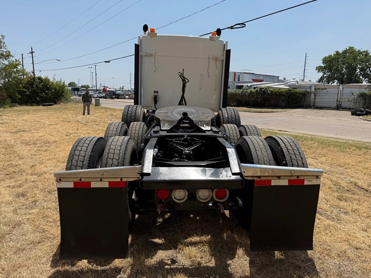 2020-kenworth-t800-image-7