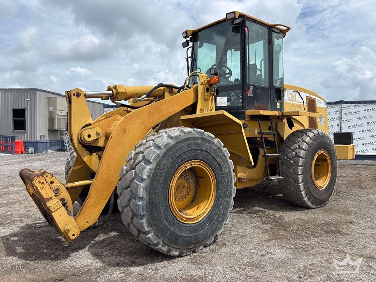caterpillar-938g-image-1