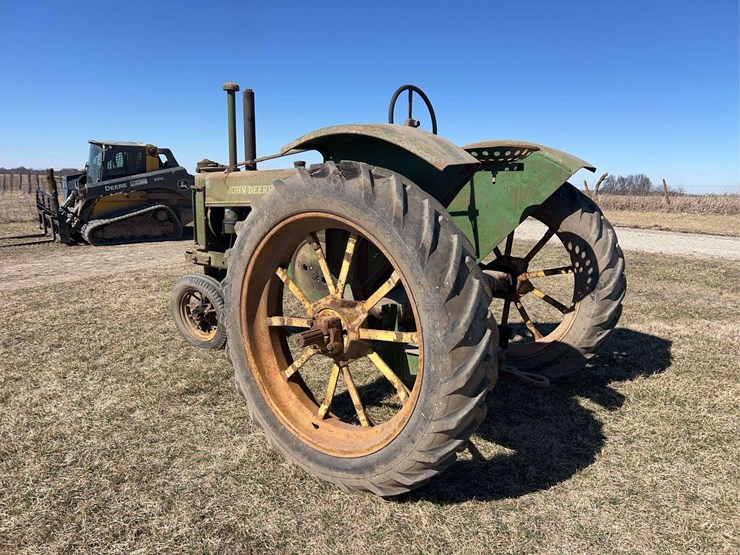 john-deere-model-b-image-3