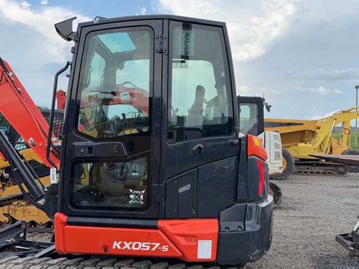 2024-kubota-kx057-5-image-12