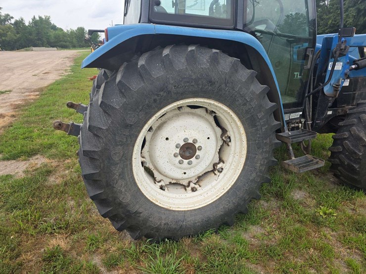 2002-new-holland-tl100-image-36