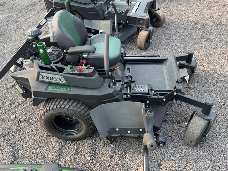#3084-•-yakta-yxr-320-zero-turn-mower-image-7