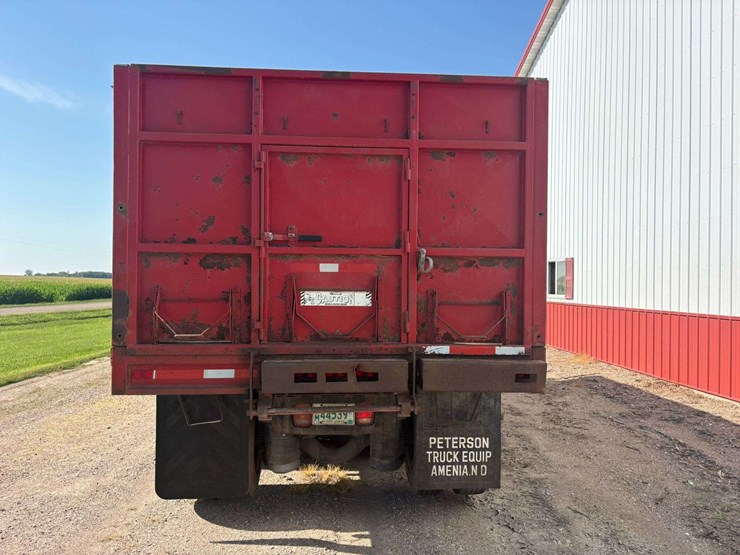 1986-mack-valueliner-image-7