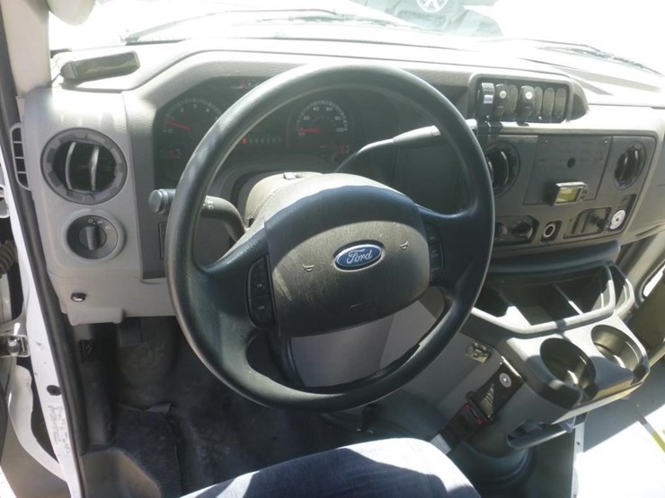 2015-ford-e350-image-10