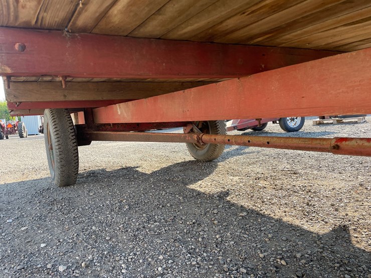 #2387-•-electric-wheel-running-gear-with-hay-rack-image-12