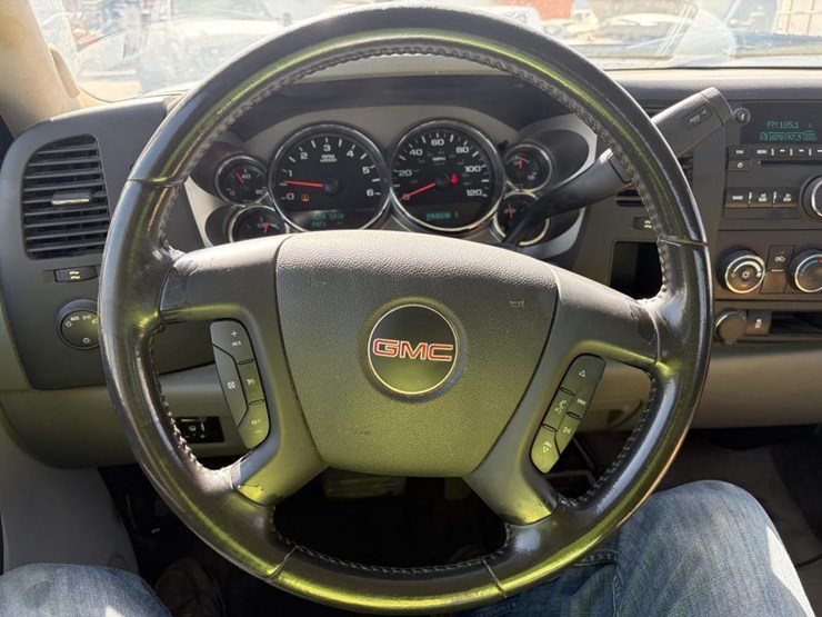 2012-gmc-sierra-2500hd-image-15