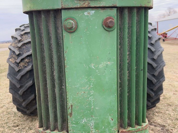 john-deere-520-image-9