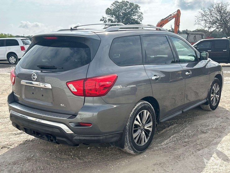 2017-nissan-pathfinder-image-3