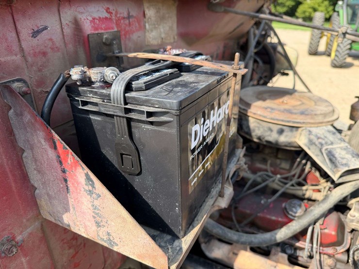 1979-ihc-1700-single-axle-grain-truck,-15’-steel-box-with-622-schwarts-hoist,-steel-floor,-136k-mile-image-50