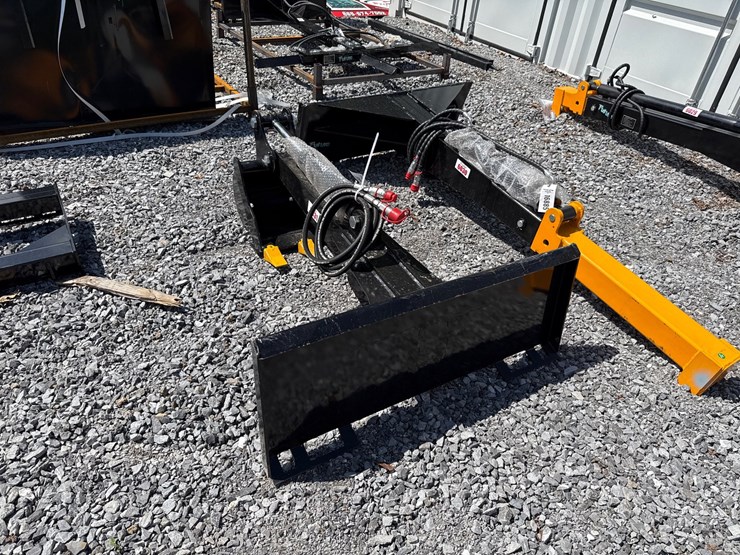 #6031-•-skid-steer-stationary-backhoe-image-3