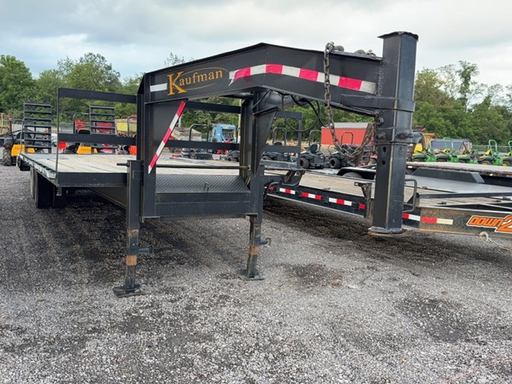 #3050-•-kaufman-28'-gooseneck-trailer-image-2