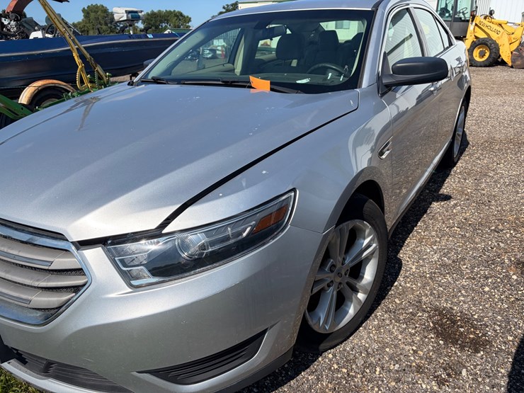 #2391-•-2016-ford-taurus-non-runner(wi-title)-image-1