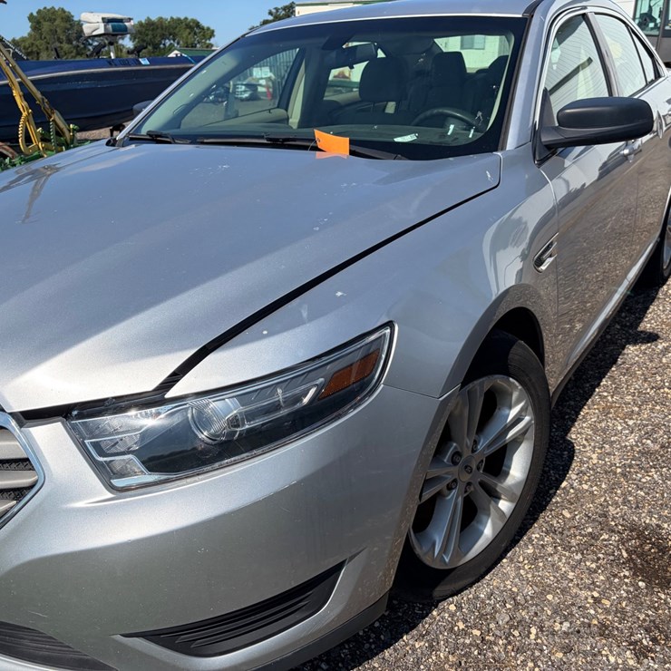 #2391 • 2016 Ford Taurus Non Runner(Wi Title)