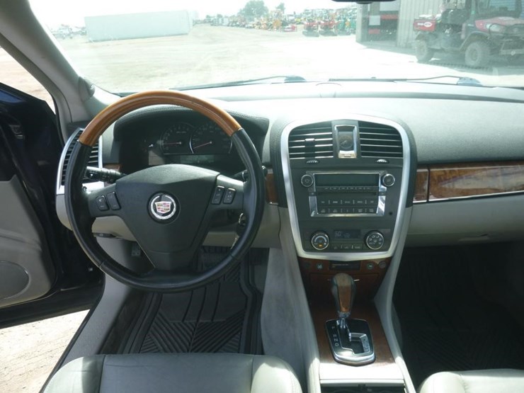 2007-cadillac-srx-image-9