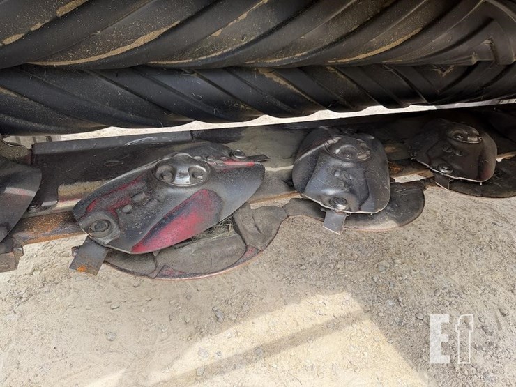 2020-case-ih-dc133-image-12