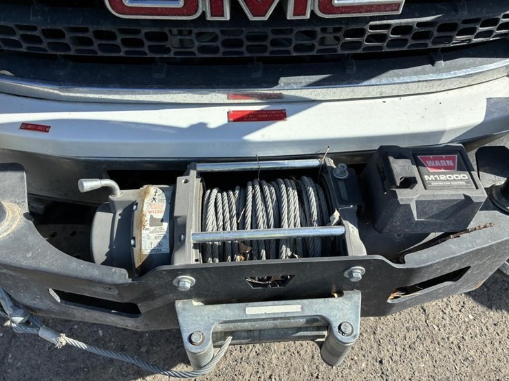 2012-gmc-sierra-2500-image-13