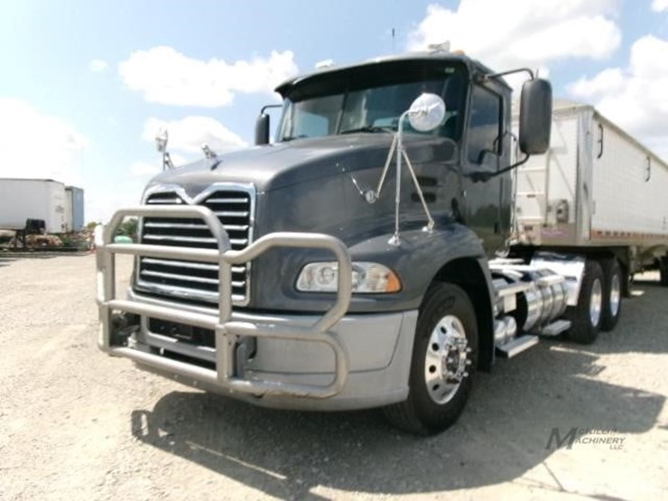 2017-mack-pinnacle-cxu613-image-42