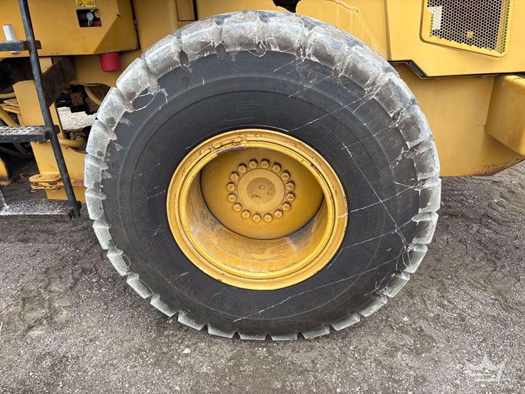 caterpillar-938g-image-8