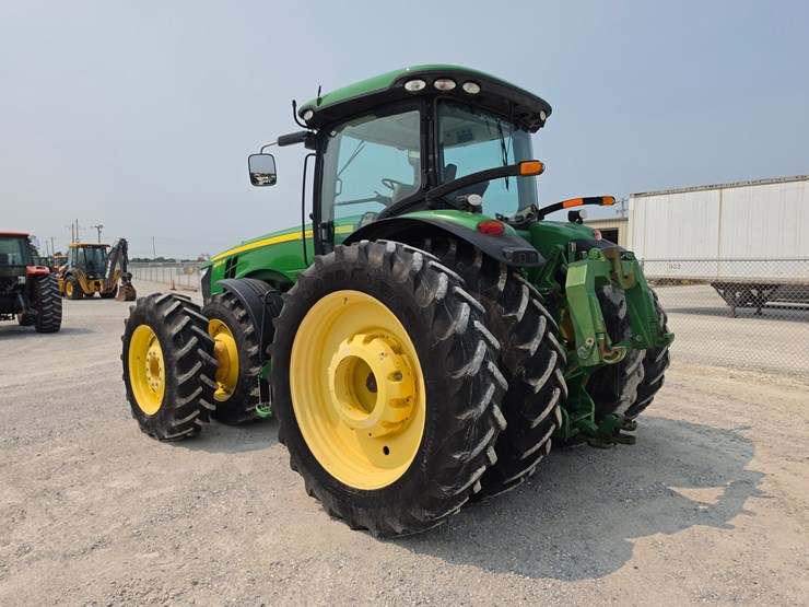 2012-john-deere-8335r-image-11